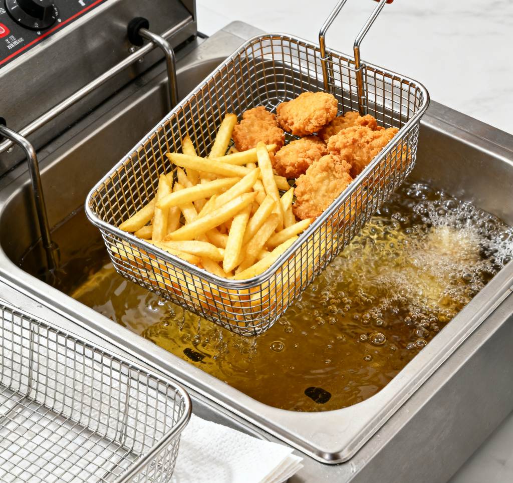 Why Frying Baskets Beat Other Deep Frying Methods in Busy Commercial Kitchens